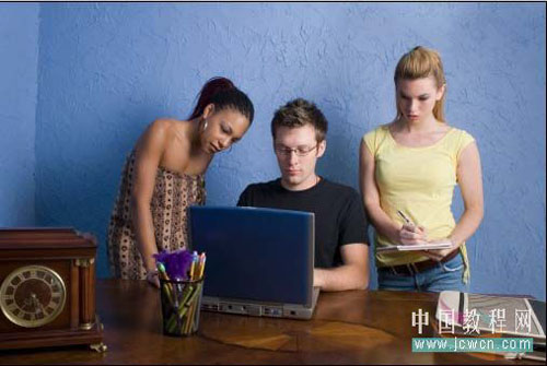 Photoshop���ٵ�����Ƭ���Եĺڰ�Ч��