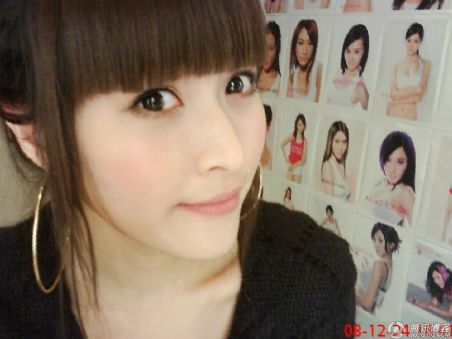 遇见《穿越火线》漂亮宝贝何静遇见《穿越火线》漂亮宝贝何静美