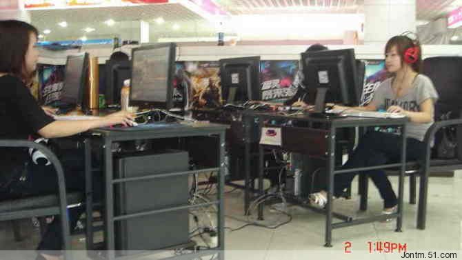 CF穿越火线美女战队访谈实力美女战队, 闪亮登场