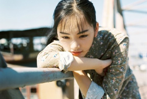 �ƲӲ�QQ�ռ��ز�_���Ů��ƲӲ�������Ƭ