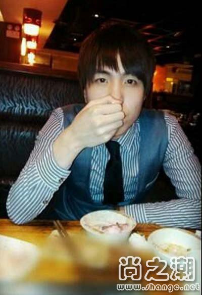 LOL冷小莫本人照片解说视频 lol冷小莫资料淘宝店地址