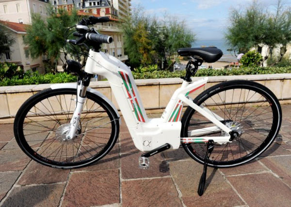 全球首款氢驱动电动自行车问世 只排出纯净水