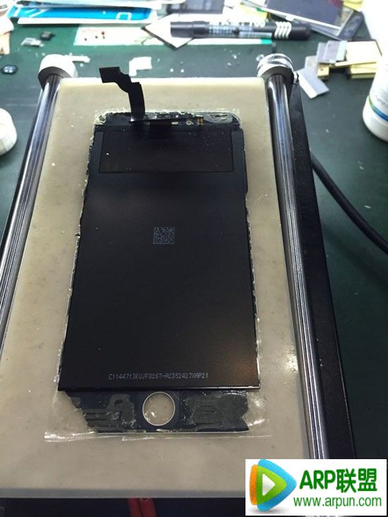 iPhone6 Plus屏幕碎了不用怕 手把手教你维修iPhone6 Plus屏幕碎了不用怕 手把手教你维修