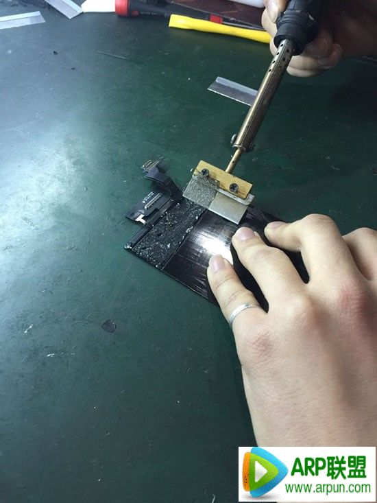 iPhone6 Plus屏幕碎了不用怕 手把手教你维修iPhone6 Plus屏幕碎了不用怕 手把手教你维修