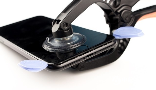 iPhone7 Plus后盖怎么打开?iPhone7 Plus后盖怎么打开 iPhone7 Plus拆后盖图文教程