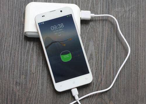 手机边充电边玩辐射会变强吗?