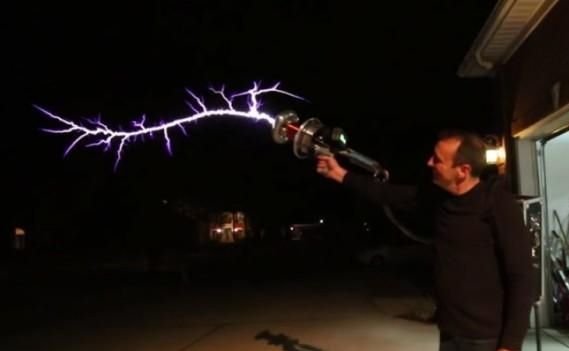 ������ʦ�Ƶ�ǹ����ҹ��������绡