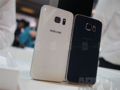 三星s7什么时候出?白色为Galaxy S7, 黑色为Galaxy S6
