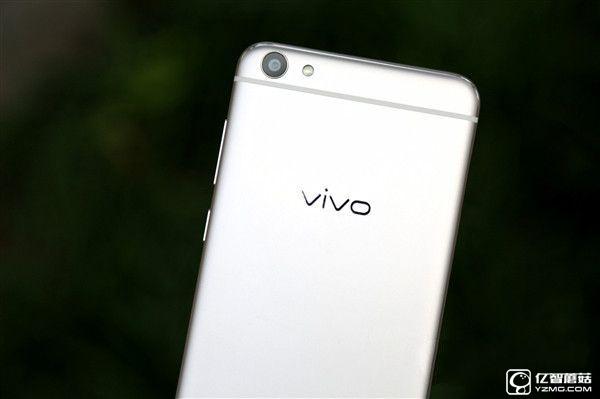 oppo r9和vivo x7区别对比评测vivo X7和OPPO R9哪个好?vivo X7与OPPO R9区别对比