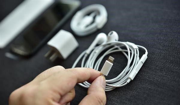 iPhone 7配件有什么iPhone 7配件有什么 有AirPods耳机吗?iPhone7配件清单