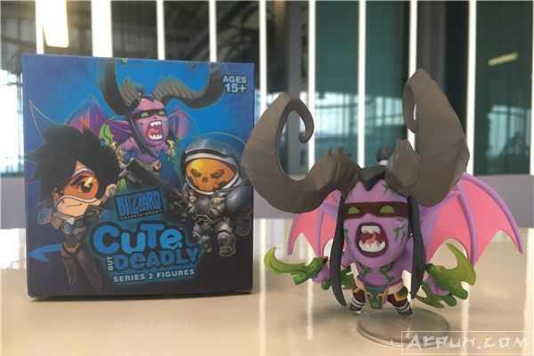 显示器对游戏影响很大,如:魔兽世界