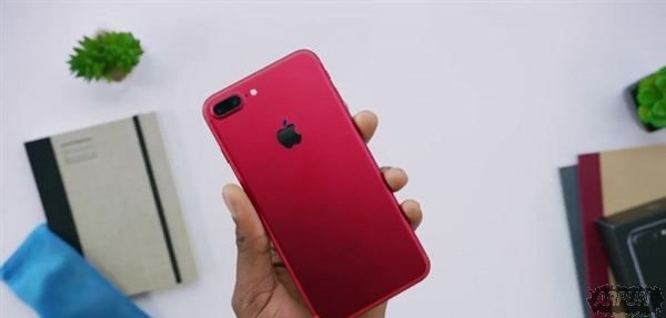 iPhone 7红色好看吗?iPhone 7红色版真机图赏真是太骚!iPhone 7红色版开箱/上手:有买的冲动