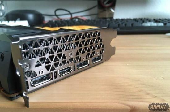 Titan Xp开箱拆解图赏新核弹Titan Xp开箱拆解:游戏跑分彻底逆天