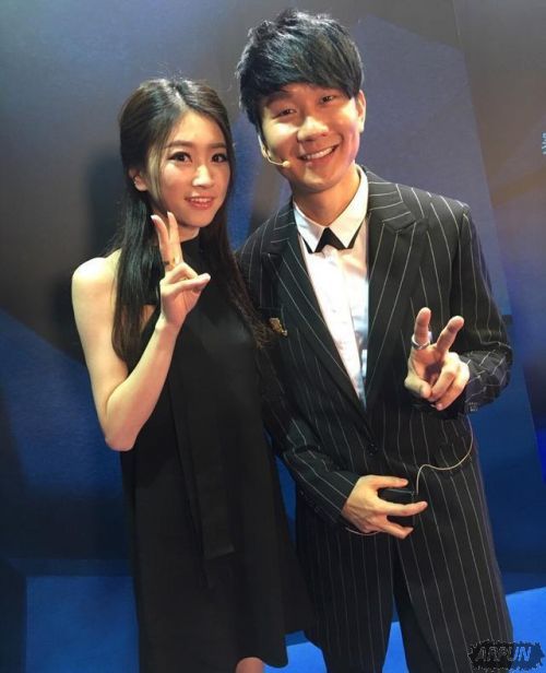 DOTA2女解说Ams个人资料照片 身材颜值引关注