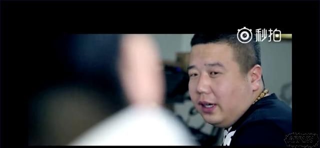 LOL小智真容疑似曝光?碧哥最新视频出现一个神秘男子!