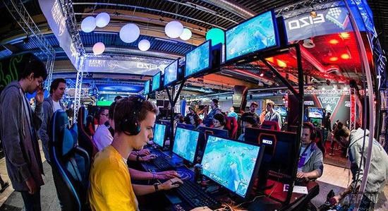 世界最大网吧:20000+台电脑!集体开黑场面壮观世界最大网吧