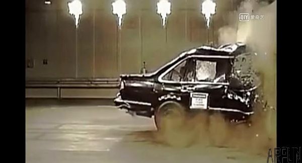 日系车是纸糊的?看了这个实验你会被打脸的!