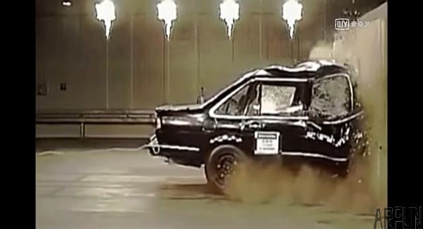 日系车是纸糊的?看了这个实验你会被打脸的!
