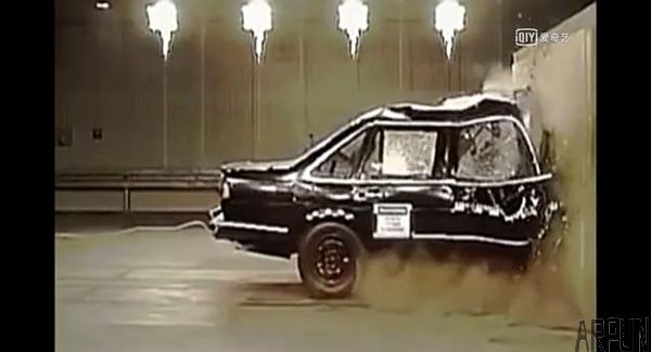 日系车是纸糊的?看了这个实验你会被打脸的!