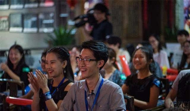 �����Ļ���������ҫ������ײ�����ڻ����̻�