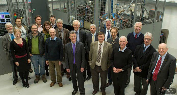 Ӣ���������ںϷ�Ӧ¯ʵ�ֵ�һ���罬��