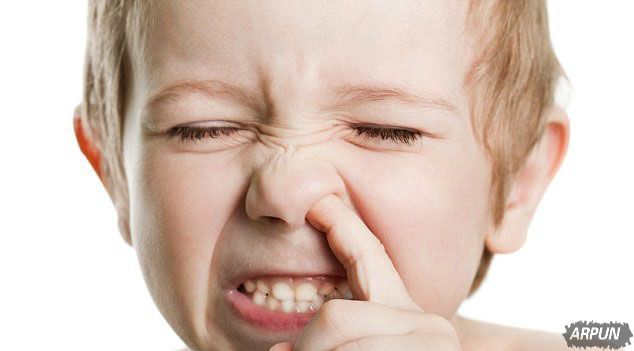 吃鼻屎有益健康,能增强免疫力跟强化牙齿!