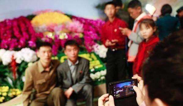 朝鲜又推出旗舰手机,号称与三星S8竞争,售价吓人