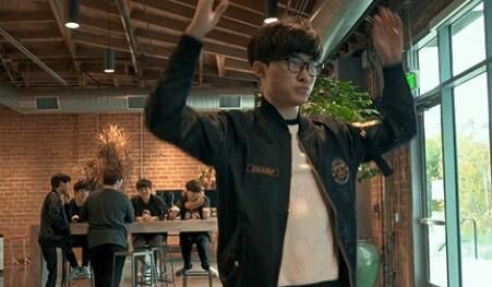 SKT冠军皮肤偷跑版曝光 Faker竟然还是选择了她