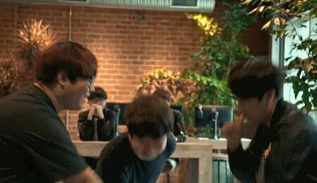 SKT冠军皮肤偷跑版曝光 Faker竟然还是选择了她