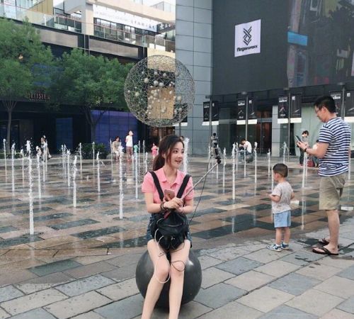 冯提莫“因祸得福”坐稳斗鱼一姐 直播间猛增200万关注