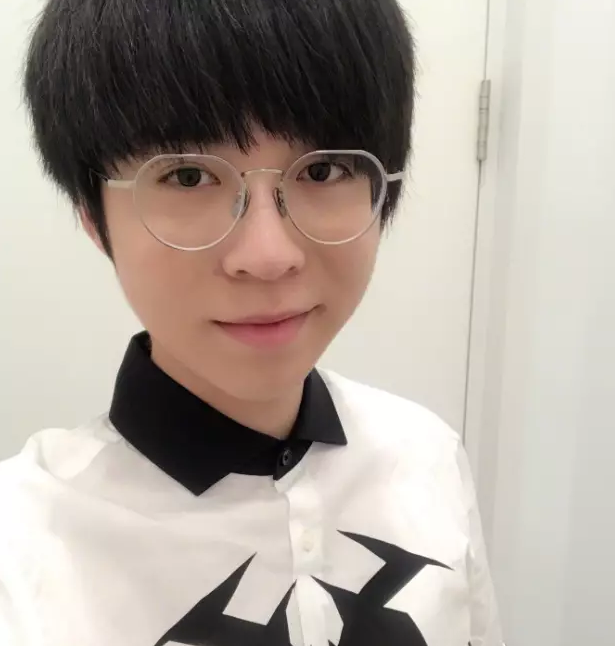 王者荣耀一哥嗨氏江海涛:19岁资产上千万,迷妹成群,他的人生还能不能再BUG一点?