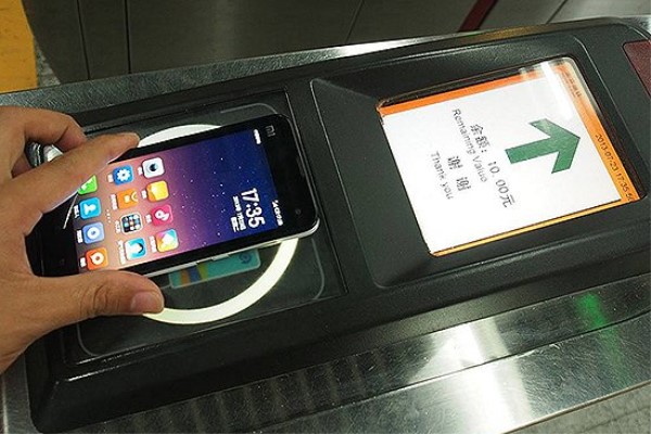 手机刷地铁终于来了,但苹果用户还要等一等