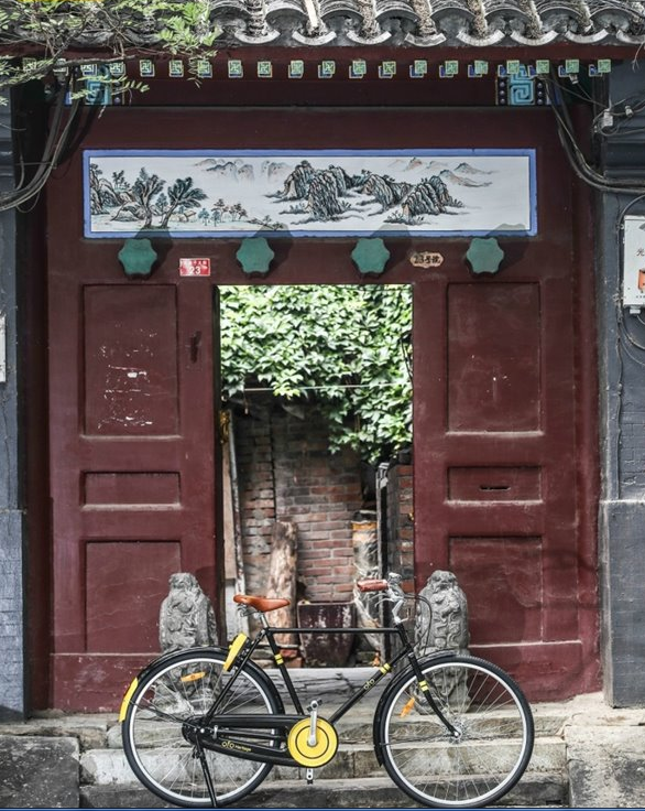 ofo小黄车就携手自行车经典品牌凤凰推出定制版“二八车”