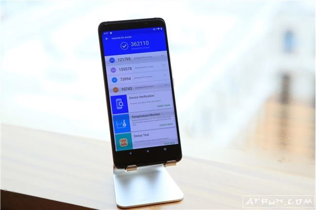 骁龙855 CPU、 GPU和DSP进行了基准测试